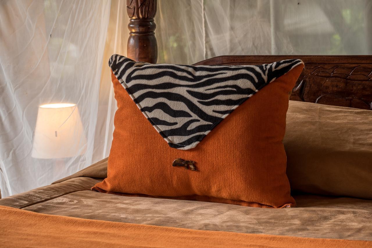 Rhino Watch Safarilodge Mweiga Exteriér fotografie