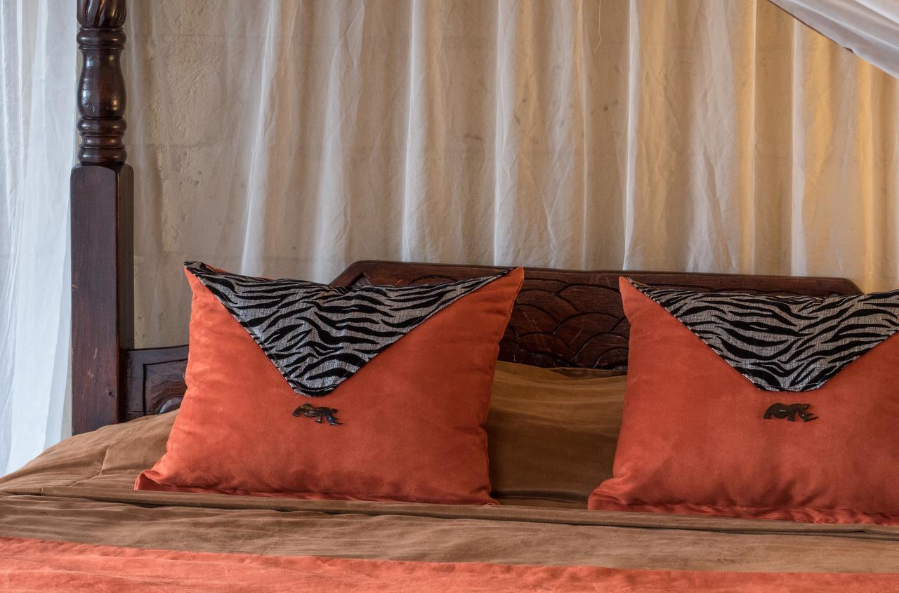 Rhino Watch Safarilodge Mweiga Exteriér fotografie